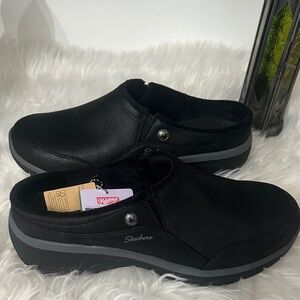 Sketchers Women's Suede Clog with air-cooled memory foam
